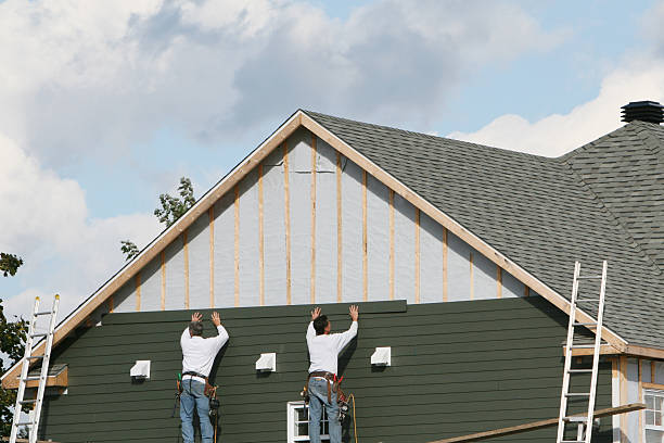 Professional Emergency Siding Repair technician working in Inver Grove Heights, MN